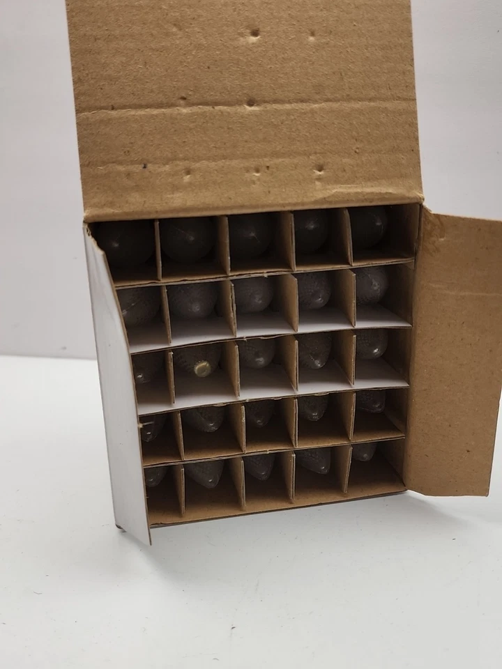 25 Quantity Halco C7CL/FC/LED NIB 80510 Clear C7 LED Candelabra Bulbs 👍new  - Image 3 of 4