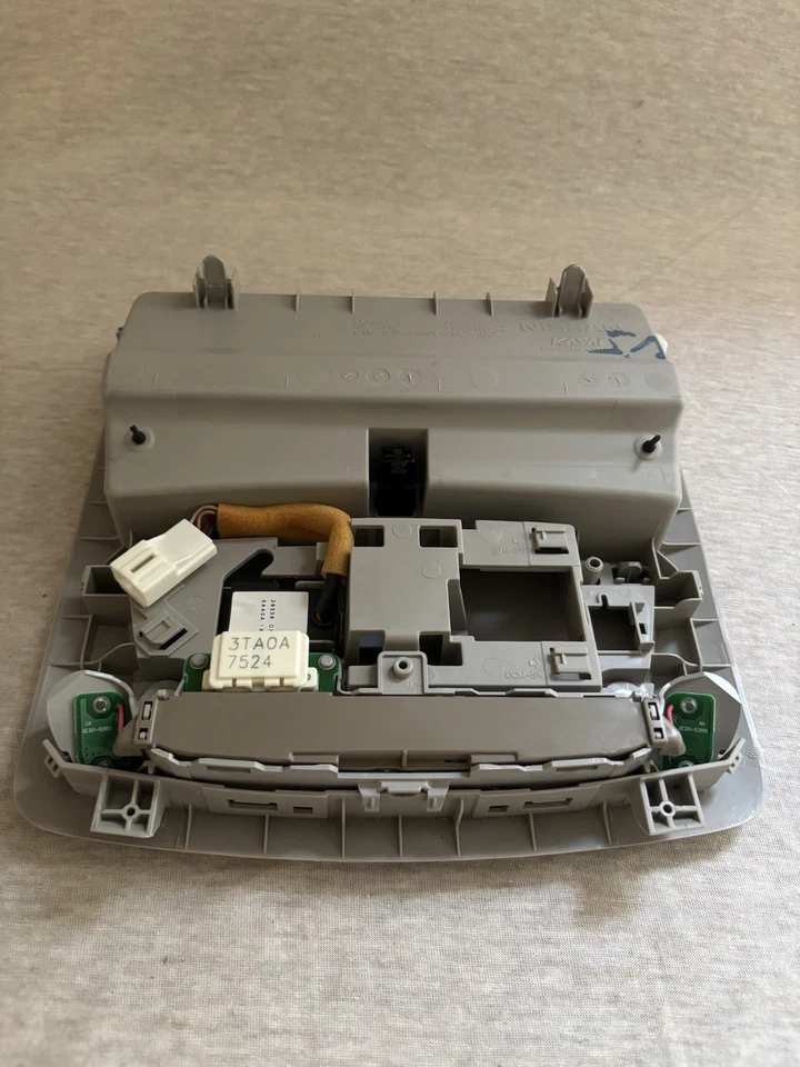 Console de luz cúpula mapa central superior Nissan Altima 2013-2018 fabricante de equipamento original 26430-3ta9a - Imagem 4 de 4