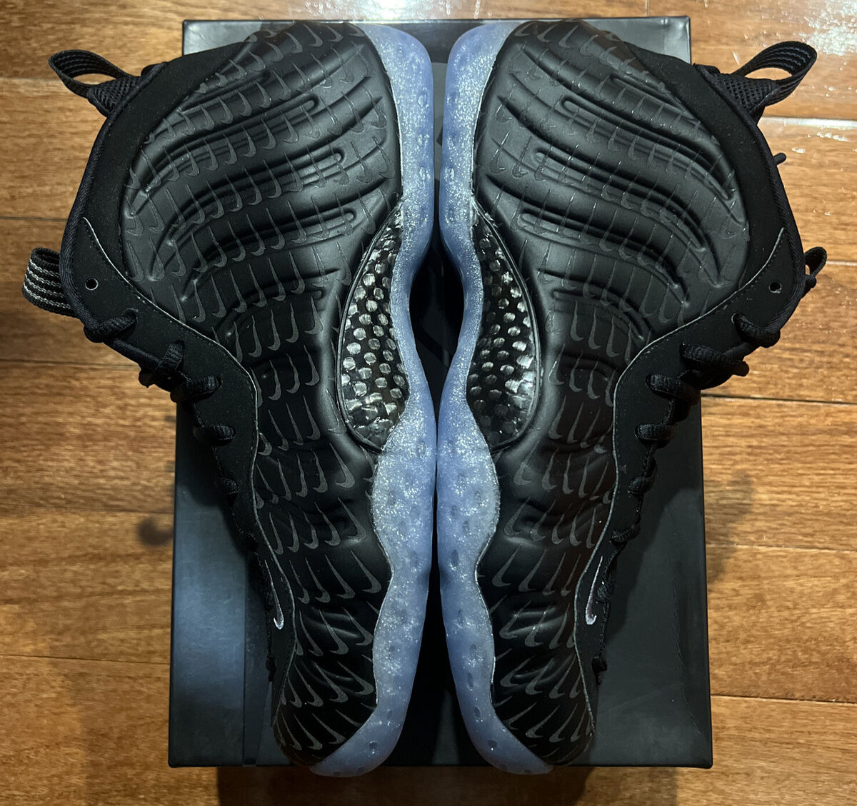 NEW DS Nike Air Foamposite One QS All-Over Swoosh Black NEW DS Nike Air Foamposite One QS All-Over Swoosh Black