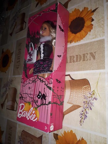 DOLL Barbie Halloween 2012 Special Edition nuova NRBF - Foto 4 di 6