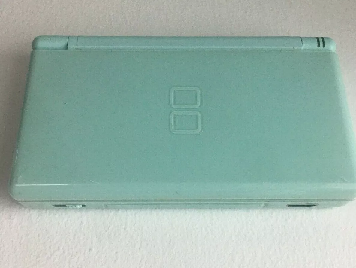 Nintendo DSi Ice Blue Handheld System w/ Charger