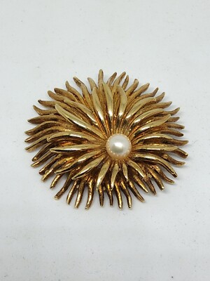 Broche Vintage Signée Boucher - Fleur En Métal Doré - Haute Couture - Occasion