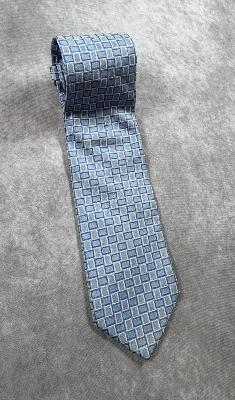 Hugo Boss Blue Geometric Silk Tie Made in Italy 3.25” Wide