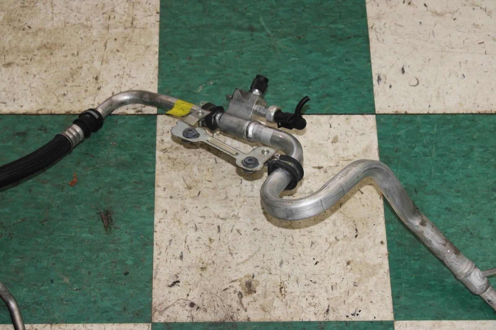 Maserati Ghibli 2014-2019 Air hoses Set