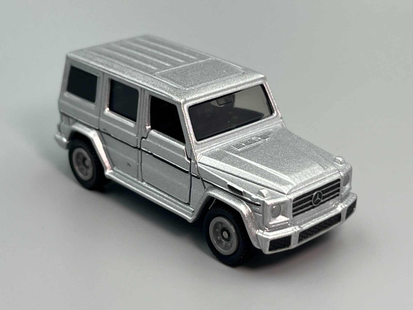 Mercedes-Benz G Class Silver G-Wagon SUV Tomica #35 1/62 sca