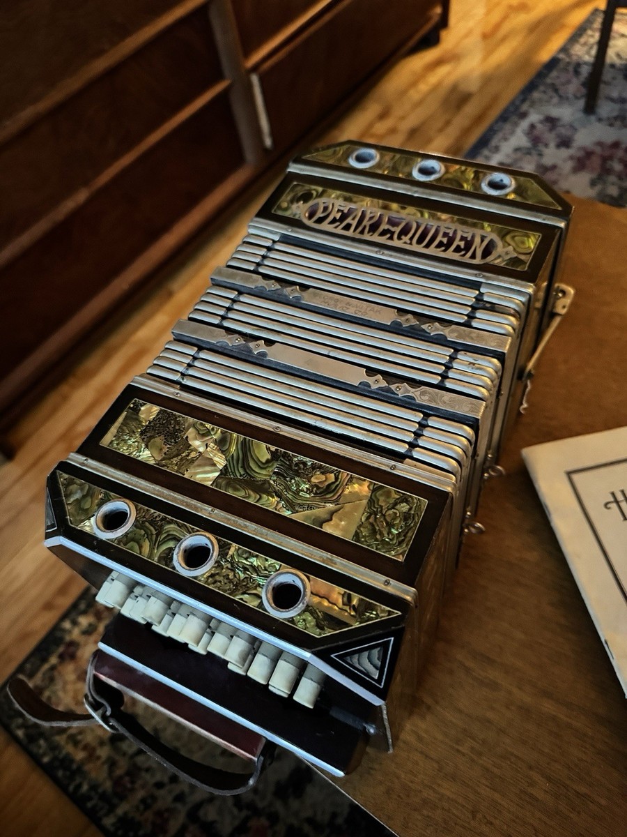 Antique Vintage Pearl Queen GEORGI & VITAK Music Co Concertina