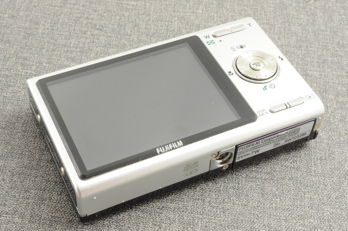 Excellent+++] Fujifilm FinePix Z250 FD 10MP w/ 3rd Party charger