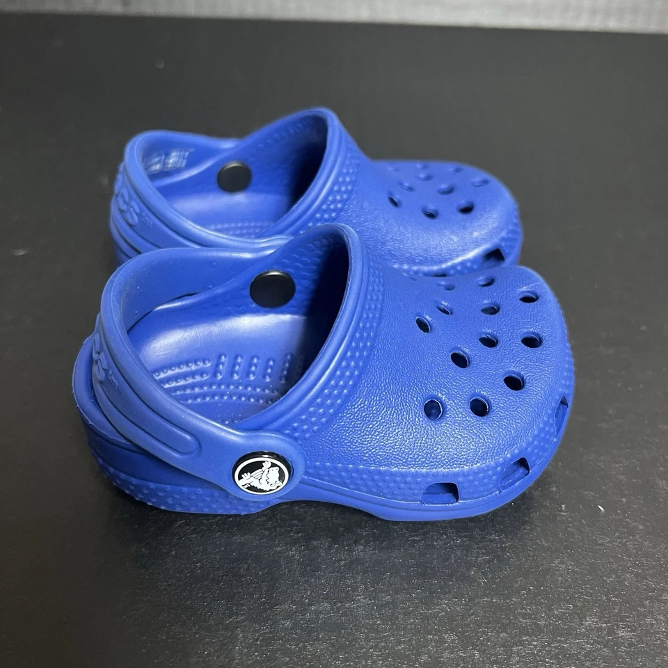 Crocs классический размер 2 Baby Shoes синий скольжения на комфорт сандалии - Изображение 3 из 4