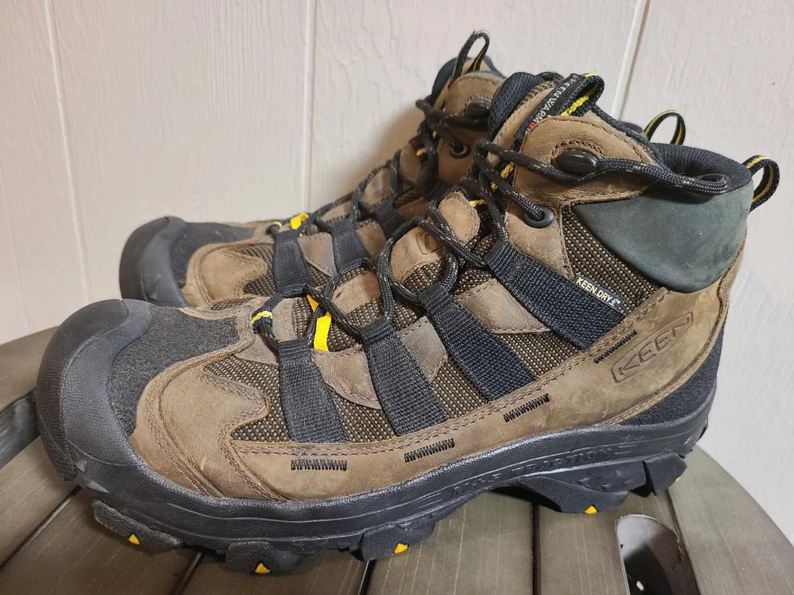 Keen Mens Size 11 Boots Brown Leather Waterproof Keen Dry Warm Snow M+S Traction