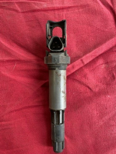 2004 BMW 545i Bosch Ignition Coil. #0221504100 [61C] - Picture 1 of 2