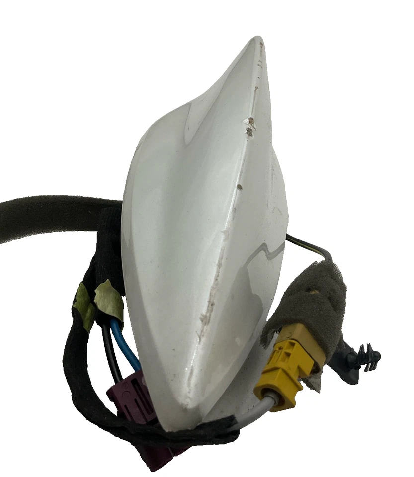 Антенна CADILLAC ATS 2015-2016 годов выпуска тип Shark от оригинального производителя 997568 оригинальная заводская деталь - Изображение 2 из 4