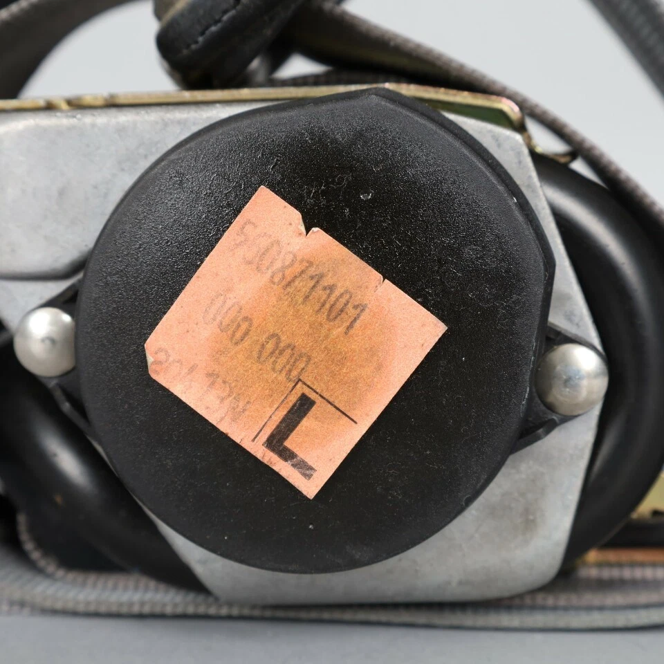 2000-2003 Volkswagen Eurovan Front Seat Belt Retractor Left OEM Used - Imagem 3 de 4