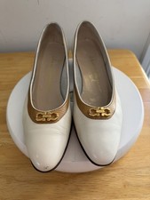 Womens Vintage Salvatore Ferragamo Acerba White Classic Low Heel Pumps 7.5 AA