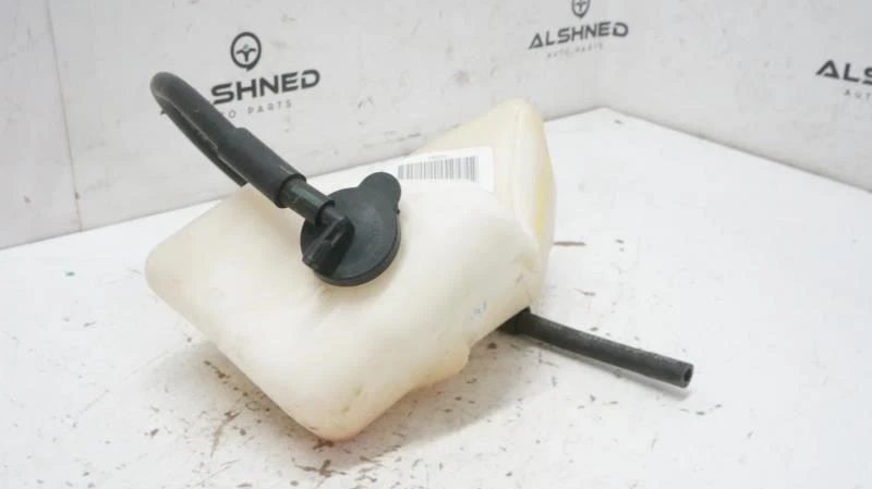 Botella depósito refrigerante radiador Toyota Venza 2009-2016 16470-0P030 OEM Foto 4 de 4