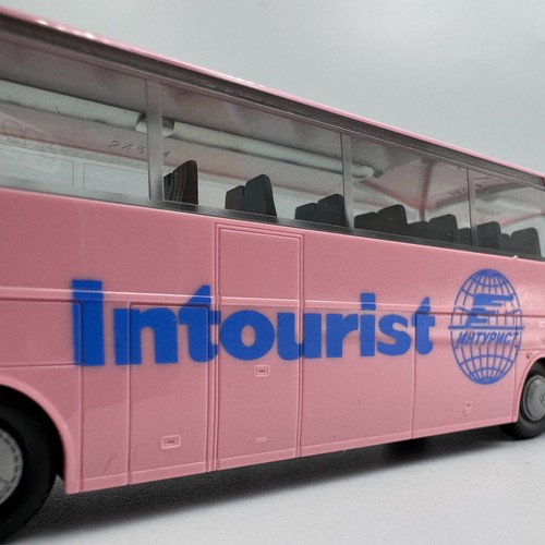 SETRA S315 Intourist (rosa), UkrAuto Kassbohrer escala 1/87 (HO) - Imagen 4 de 7