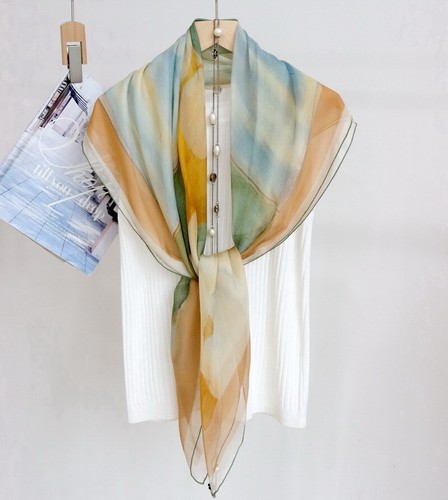 Mini Floral Print Square Scarf In NATURAL MULTI | White Stuff - Foto 2