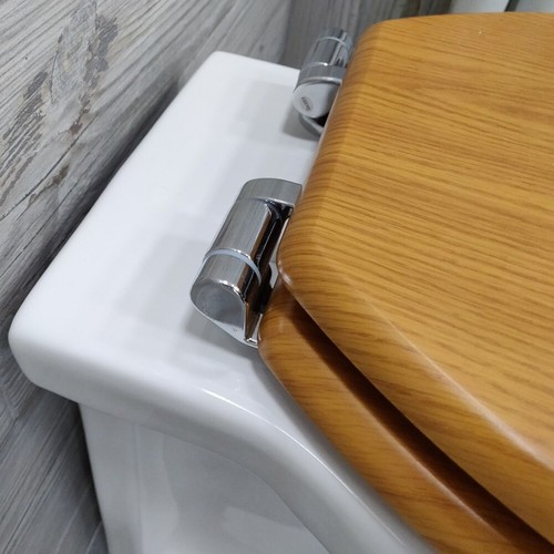 Cambridge Traditional Oak Effect Soft Close Universal Wooden Toilet