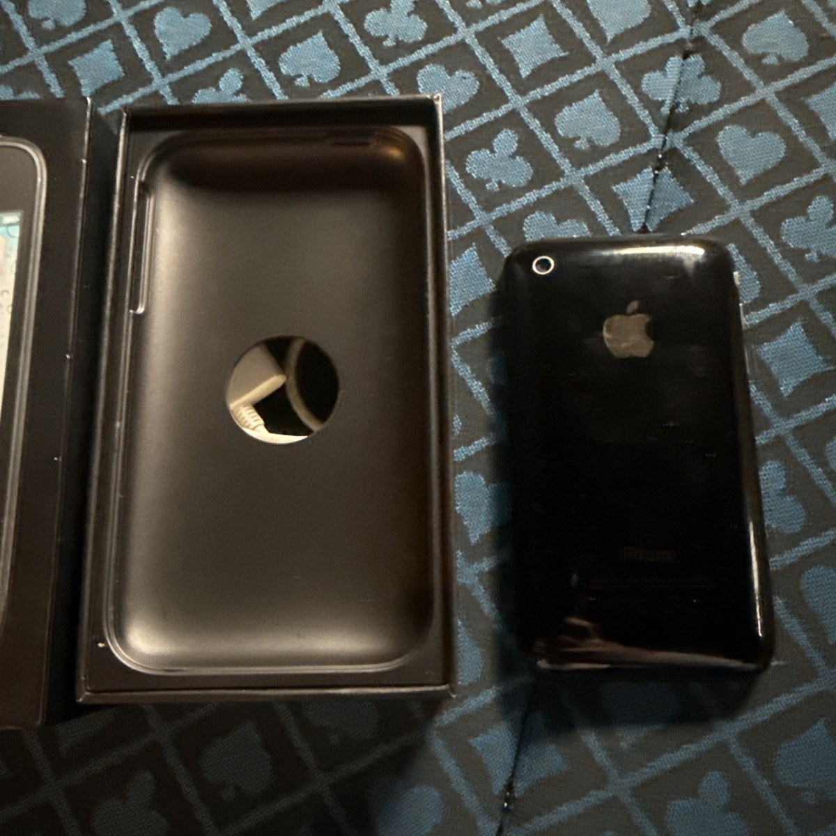 Apple iPhone 3GS - 8 GB - Black (AT&T) (Single SIM) MC555LL