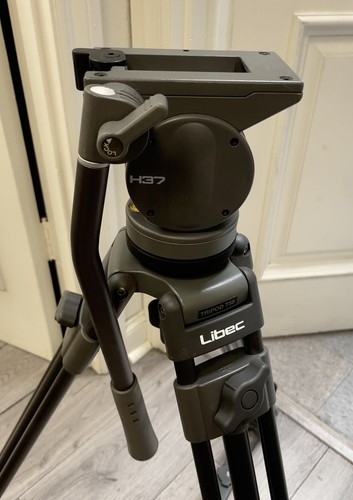 Trípode de aluminio Libec T58 con cabezal de fluido Libec H37 y esparcidor de trípode Libec SP-1 - Imagen 5 de 8