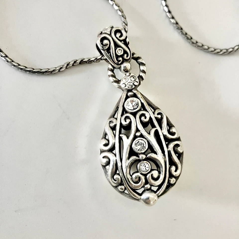 Collar Colgante Brighton Bibi Pergamino Tono Plata Cristal Lágrima Ajustable Foto 2 de 4