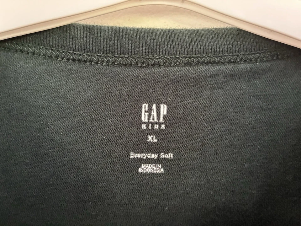 Camisa de manga larga Henley verde liso suave para niños Gap Kids verde Essex XL Foto 2 de 4