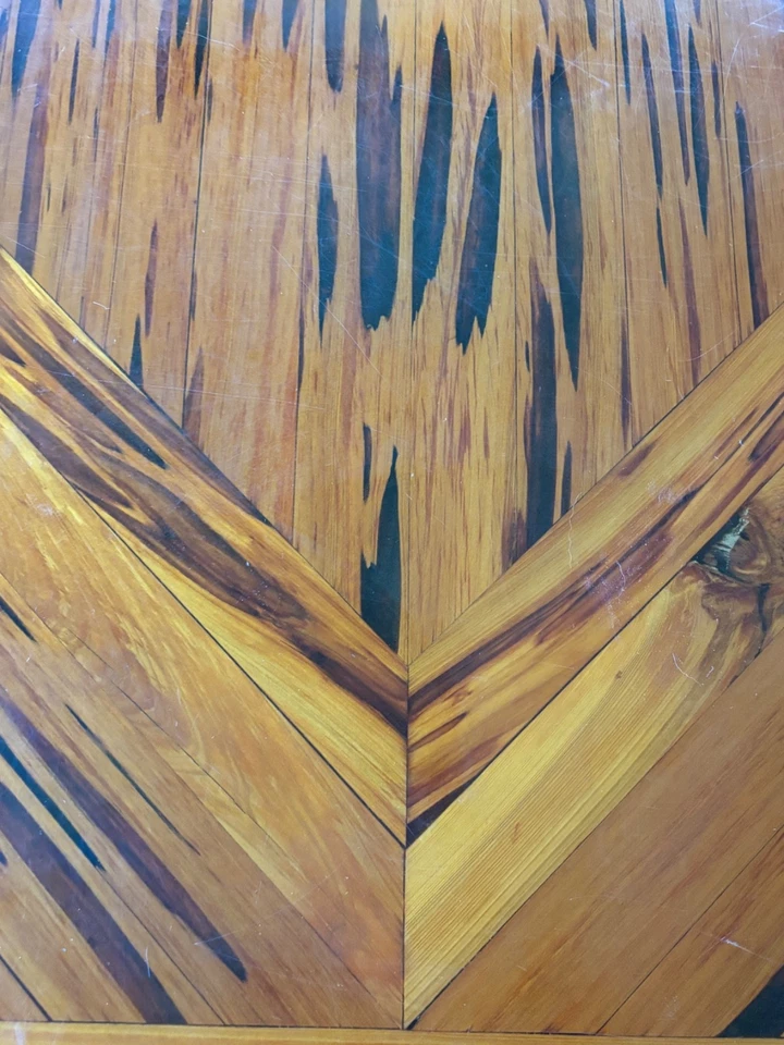 Mesa de centro hecha a mano de madera maciza Foto 3 de 4