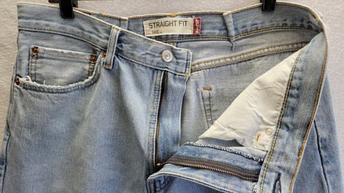 Levi's 505 Men's Actual 📏 34x27 Light Blue Denim Jeans Some Distress - Picture 8 of 11