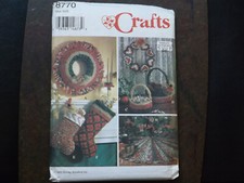 Simplicity Sew Pattern 8770 Holiday Christmas Tree Skirt Stocking Basket Wreath