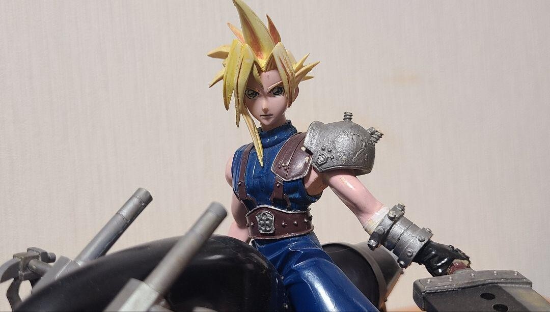 Kotobukiya Final Fantasy VII Cloud & Hardy Daytona Figure