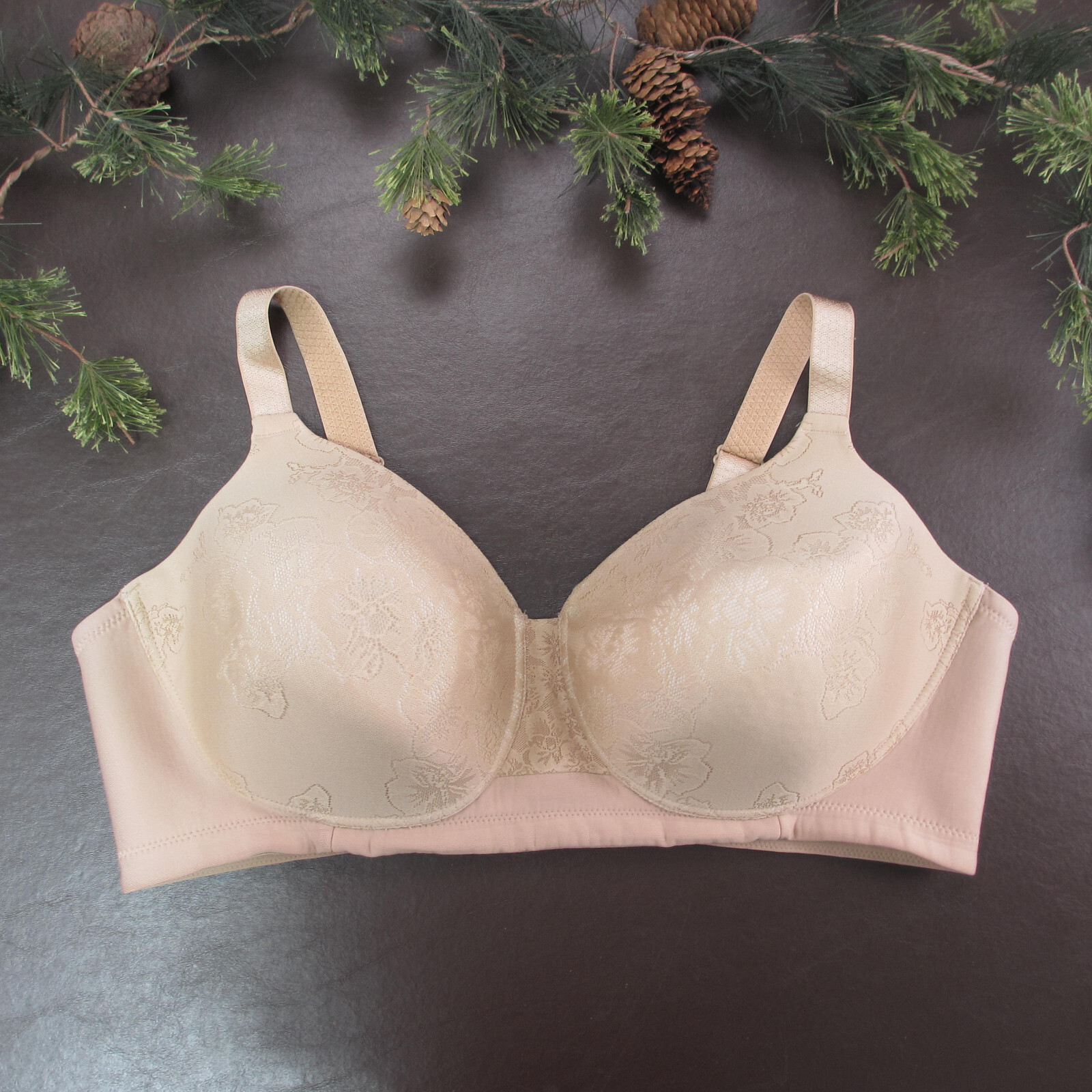 Vanity Fair Bra 42D Tan Padded Wireless Adjustable Cl… Gem