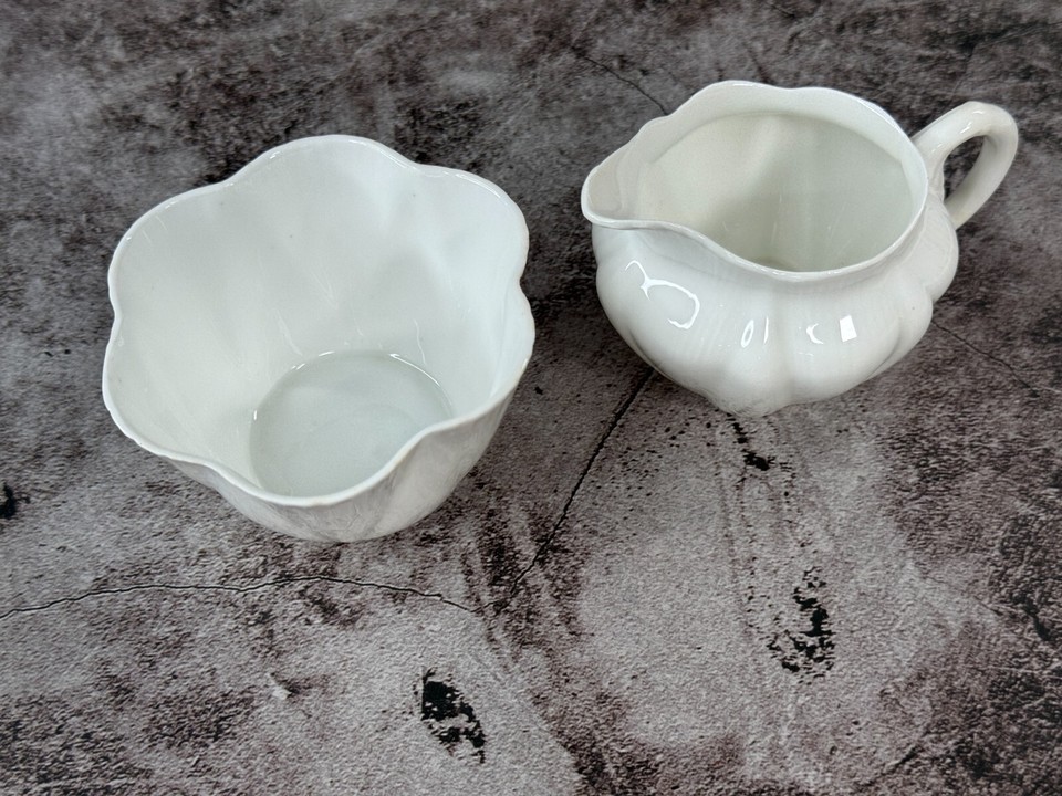 Shelley DAINTY WHITE small coffee Sugar & Creamer set Made in ENGLAND