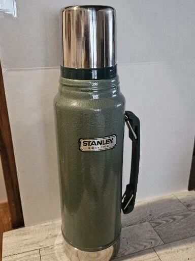 Stanley Classic Vacuum Bottle In Hammertone Green