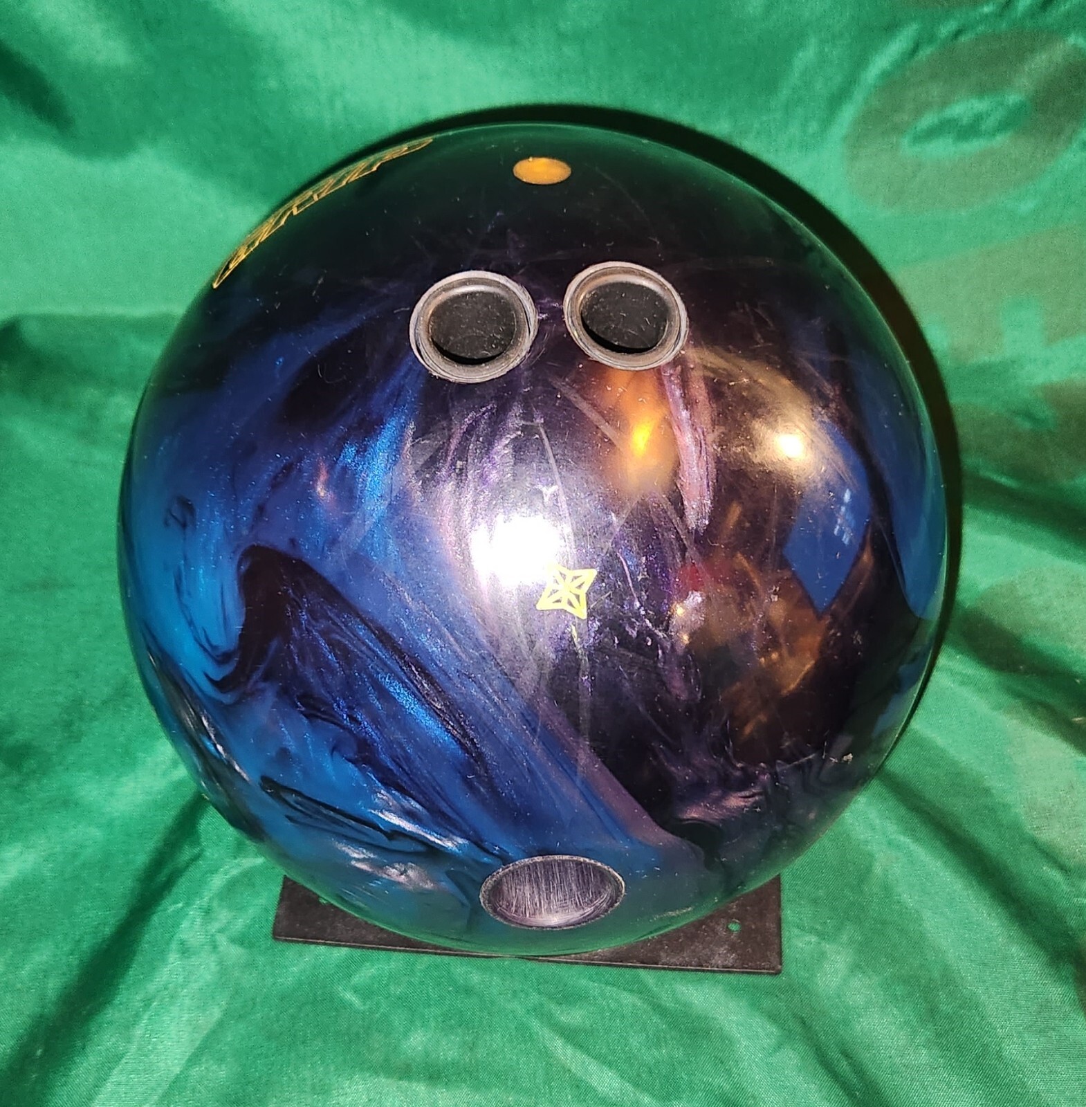 Roto Grip Hyped Pearl Bowling Ball 14 lbs Preowned SN 22RYPF02D063