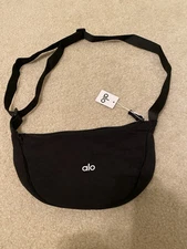 Alo women bag crossbody bag Black Color