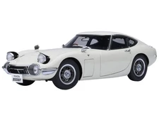 1967 TOYOTA 2000GT RHD WHITE 1/18 MODEL CAR BY AUTOART 79546