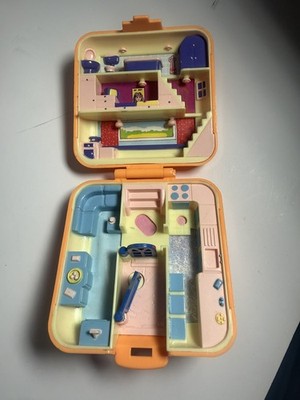 Vintage Polly Pocket Polly's Townhouse Compact