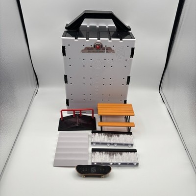 Tech Deck Berrics Skate Park Foldable Playset w/ Some Accessories & Skateboard