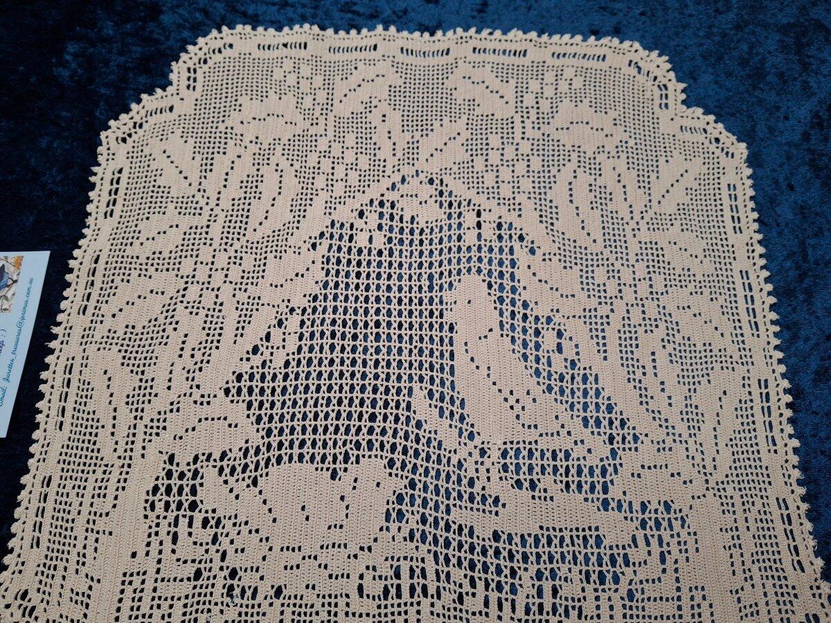 Antique MARY CARD 'Holly & Bird' Centrepiece 1931 Design Filet Hand Crochet