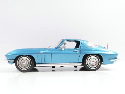 1:18 Maisto 1965 Chevrolet Corvette 9449 