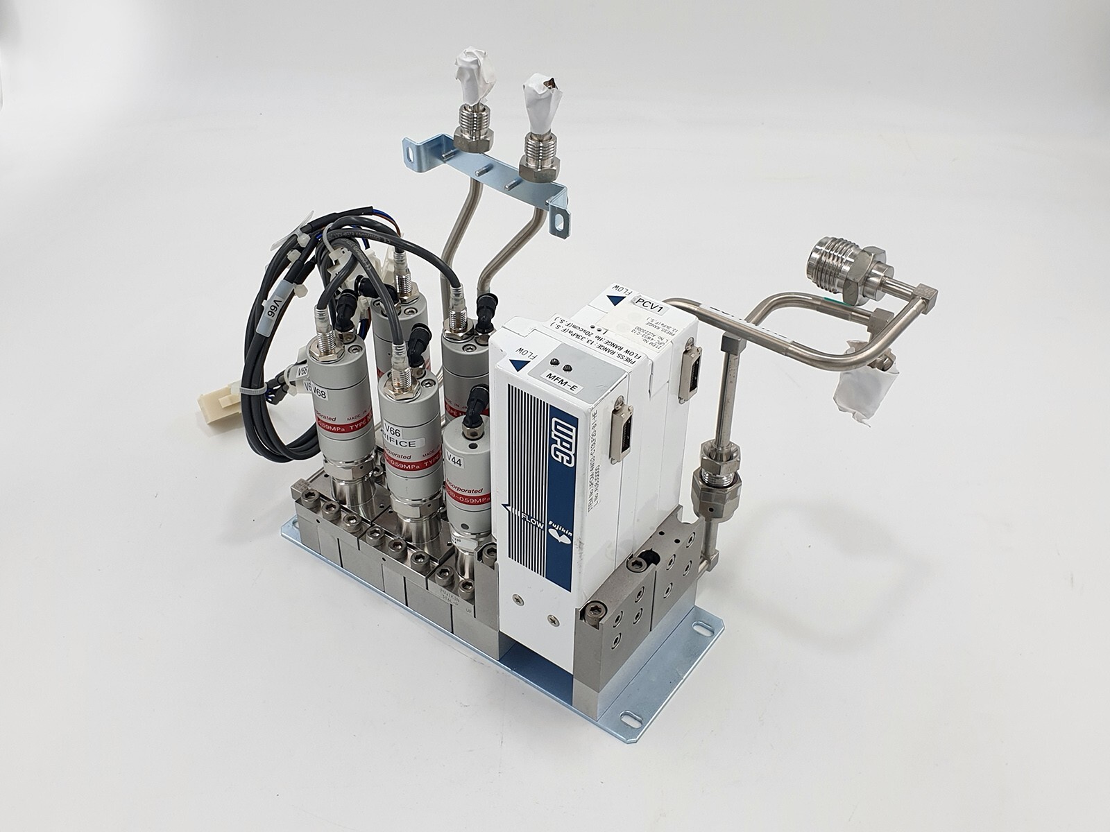 Fujikin Pressure Controller UPC-4WS3-C13 + UPCM-4WS3-C13LF20-B1-HE + 6 Valve