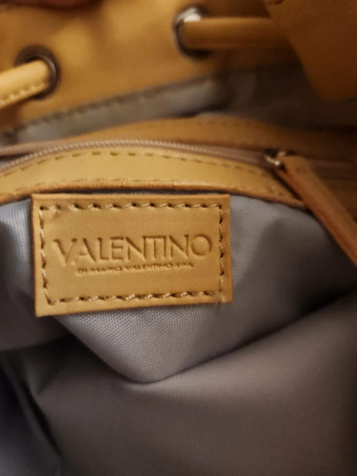 Bolso cubo Valentino Foto 2 de 4