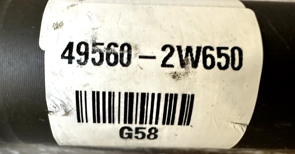 2013-15 HYUNDAI SANTA FE SPORT FRONT RH AXLE SHAFT ASSY OEM # 49560-2W650 Foto 2 de 4