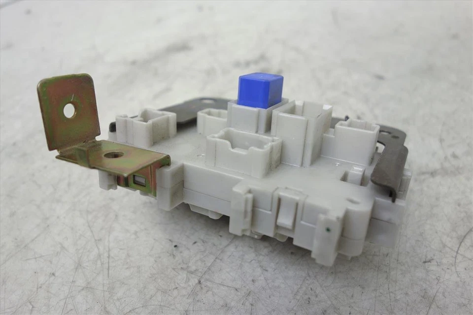 Caja de conexiones de fusibles para pasajeros Nissan Pathfinder 2005-2010 24350-Ea00a Foto 2 de 4