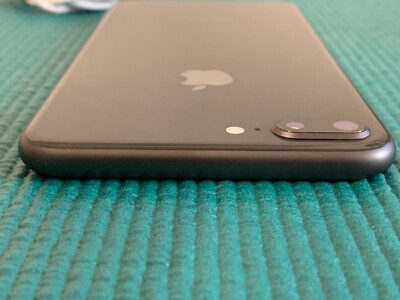 Apple iPhone 8 Plus - 64GB - Space Gray unlocked A1864 (CDMA + GSM