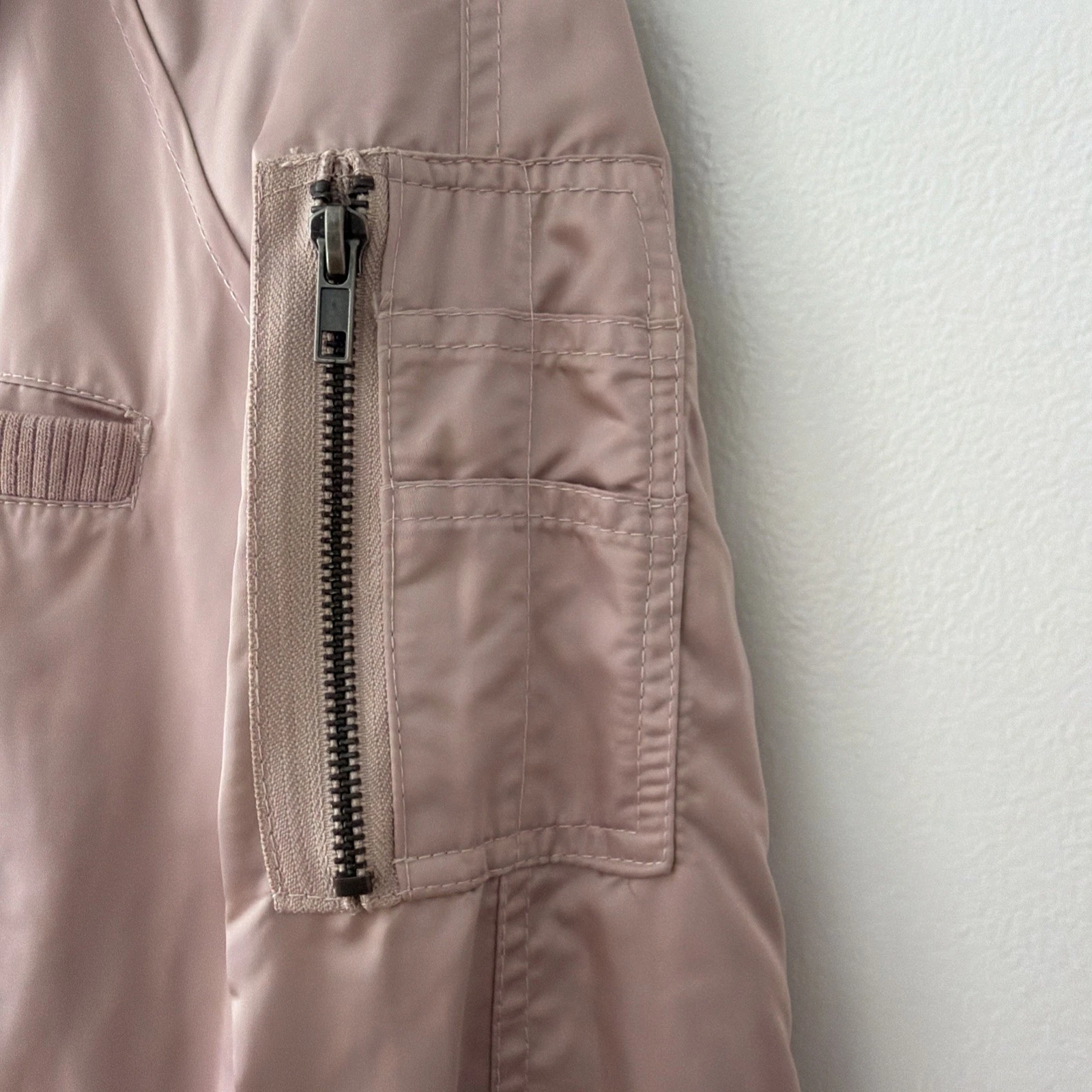Members Only Iconic Racer Jacket Blush Pink Men's Medium bomber streetwear - product detail image 12