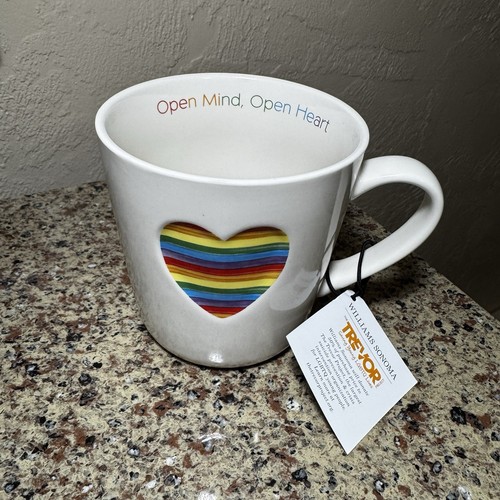 Williams Sonoma Kaffeebecher LGBTQ+ Herz Regenbogen The Trevor Project - Bild 1 von 6
