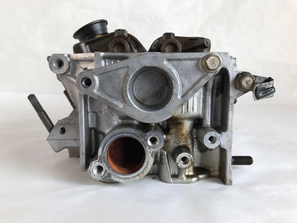 Mitsubishi Montero Sport 1997-2004 culata lado derecho del pasajero 3,6 L OEM Foto 3 de 4