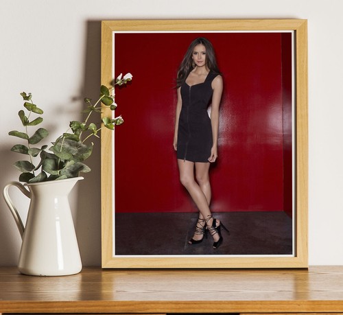 Vampire Diaries Nina Dobrev: foto profesional de 10"x8" - Imagen 1 de 2