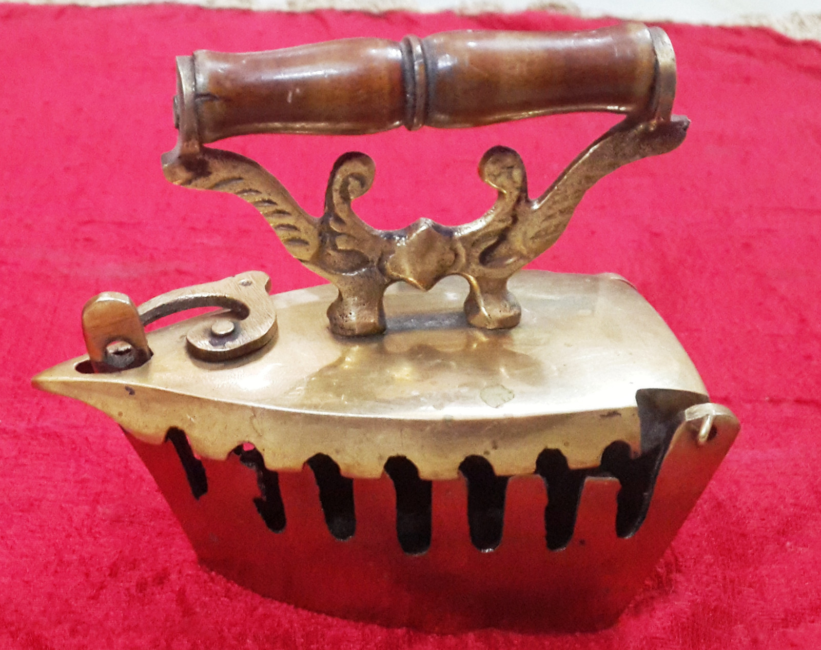 Charcoal Iron Press Vintage Handmade Brass Paper Weight Showpiece Gift