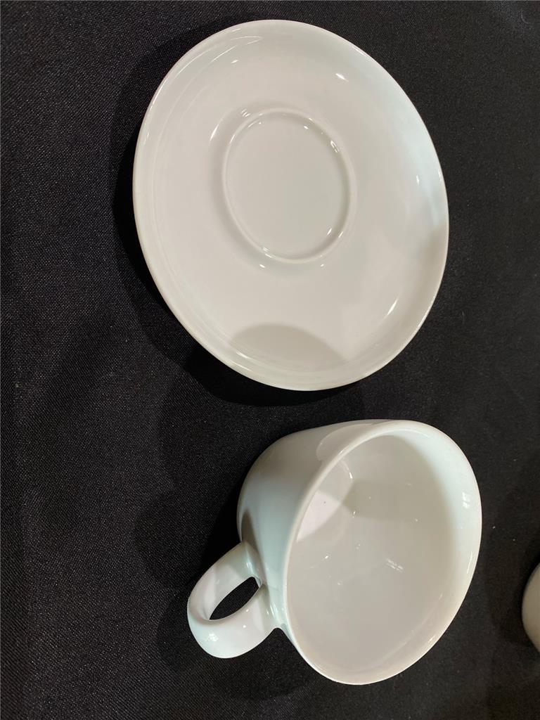 Lot 4 Crate & Barrel Kahla Cups and Saucers - Made in Germany *EUC